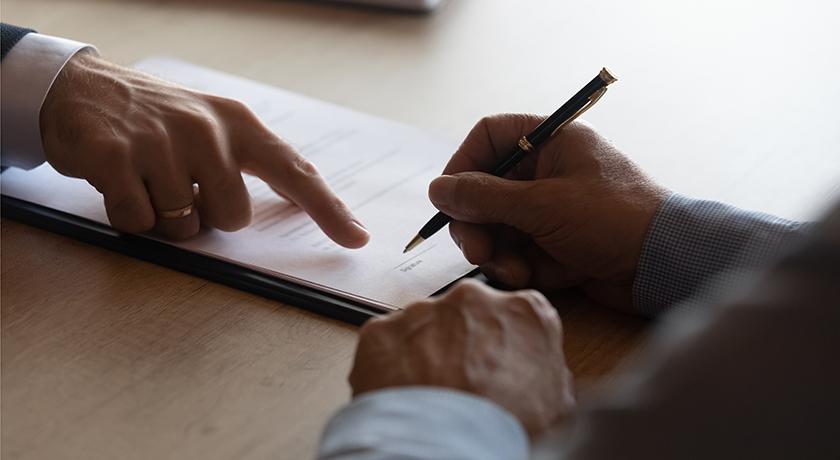 He de signar la carta d’acomiadament?