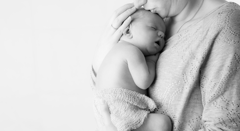 Monoparentalitat: El TSJC considera inconstitucional no estendre el permís per naixement 