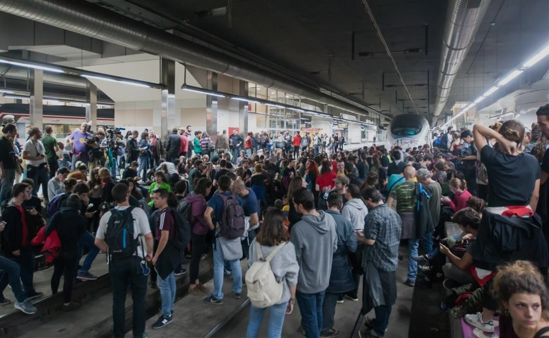 Arxivada la causa per l'ocupació de les vies de l'AVE amb motiu de la vaga general del 8-N de 2017